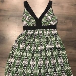 Trulli Petite Pattern Sleeveless V Neck Dress